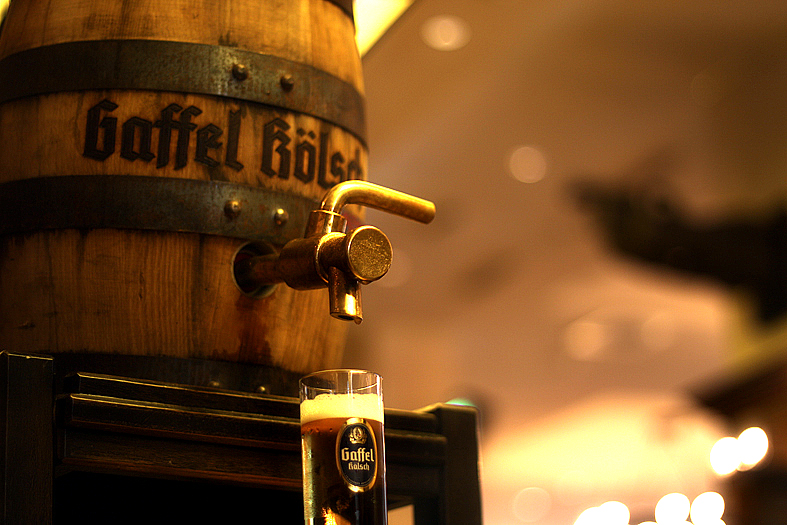 Brauhaus Bestellt ein 10 Liter Pittermännchen zum Selberzapfen am Tisch . Immer griffbereit und stes eisgekühlt mit vergoldetem Zapfhahn.